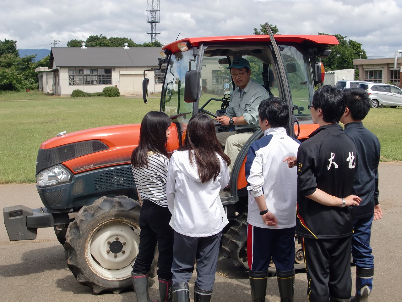 ���p����